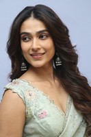 Akanksha Singh Pictures